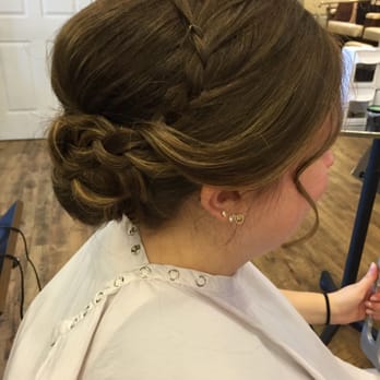 Salon 926 - Up-do by Tiana - Hair Salons Near Me - Wilmington, Delaware