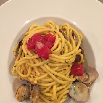 Lo Zafferano - Fresh spaghetti vongole with safran - Italian Near Me - Grenoble, 38