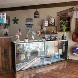 Coastal CBD & Wellness - Kemah - Love the home decor and purses!