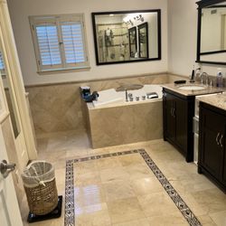 Liz House Cleaning Service - Clean bathroom