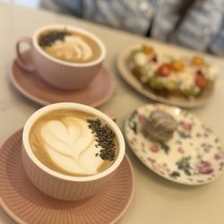 Morning Lavender - Lavender Latte, macaroon & avocado toast