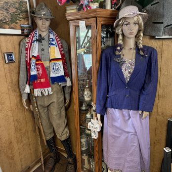 Blue Holler Cafe - Cafes Near Me - Mammoth Cave, Kentucky