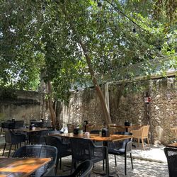 Manjar Blanco - The outdoor garden area