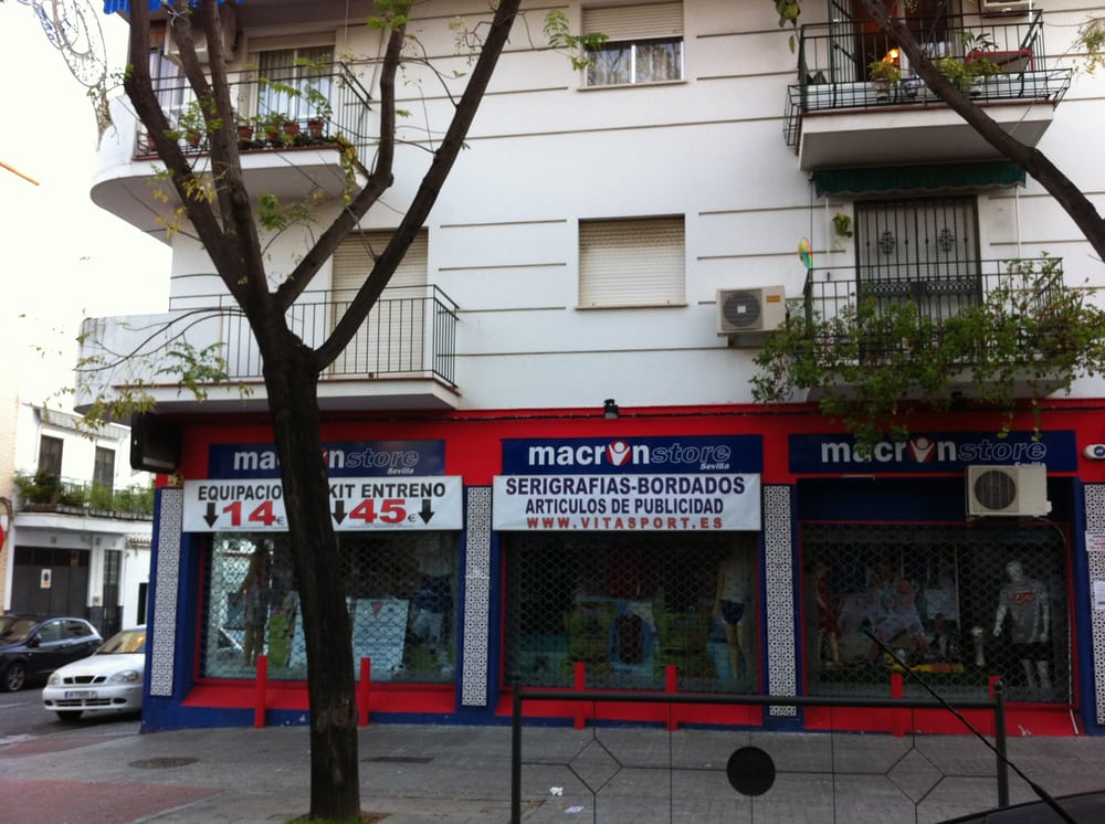 Macron Store