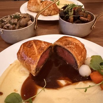 Gordon Ramsay Hell’s Kitchen - Beef Wellington - Bars Near Me - Mashantucket, Connecticut
