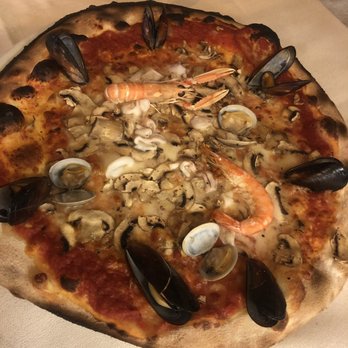 Da Baffone - Seafood pizza - Pizza Near Me - Civitavecchia, RM