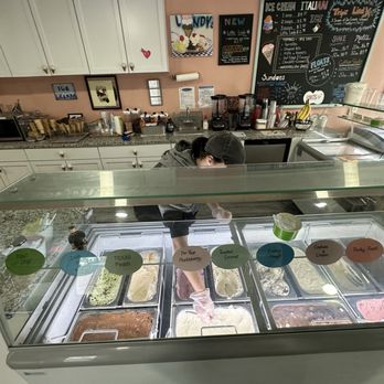 Lindy's Ice Cream - Ice Cream & Frozen Yogurt Near Me - Onalaska, Texas Lindy's Ice Cream - Ice Cream & Frozen Yogurt Near Me - Onalaska, Texas