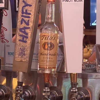 Rusty's Raw Bar and Grill - Naples - This was cool ... never seen something like this  Tito's and Pinot from the fountain - Bars Near Me - Naples, Florida