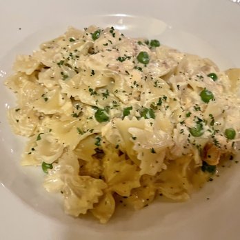 Brunello Ristorante - Farfalle al salmone (salmon cream pasta) - Seafood Near Me - Seattle, Washington Brunello Ristorante - Farfalle al salmone (salmon cream pasta) - Seafood Near Me - Seattle, Washington