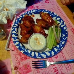 Domers Bar & Grill - Delicious wings