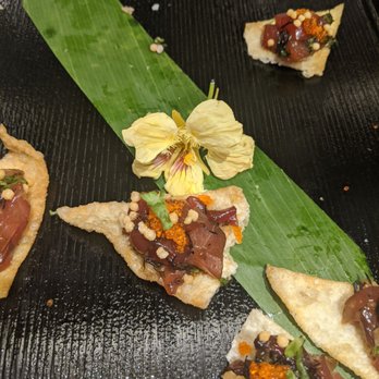 Halekulani Bakery - Bakeries Near Me - Honolulu, Hawaii
