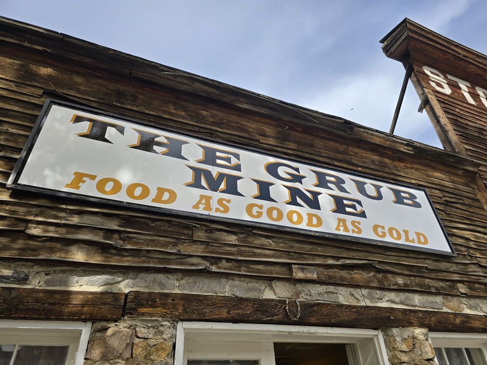 The Grub Mine Logo