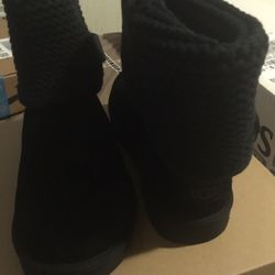 Journeys - The Ugg's I bought today...The sales girl showed me them...I really like them, but there service still needs Help ! Lol