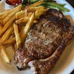 Carmichael Inn - Ribeye Steak, French Fries, and Green Beans