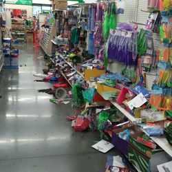 Dollar Tree - A mess!