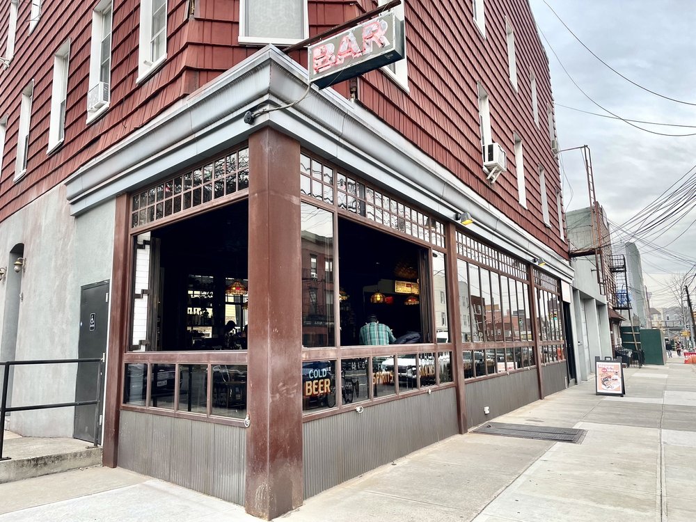 COMMON MOLLIES - Updated February 2026 - 17 Photos - 46 Bushwick Ave