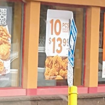 Popeyes Louisiana Kitchen - a picture of a fast food restaurant - Fast Food Near Me - Middletown, New York