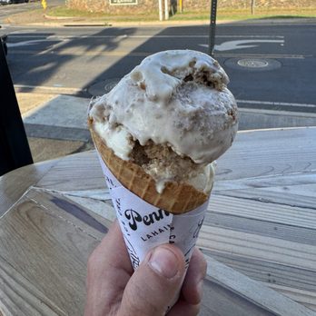 Penny's Ice Cream Parlor & Cafe - Banana bread ice cream - Coffee & Tea Near Me - Lahaina, Hawaii
