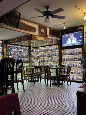 Rick's Bar by null