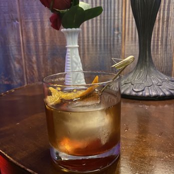 Phatsy Kline's Parlor Lounge - Cocktail Bars Near Me - Eureka, California