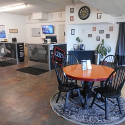 Edmonds Import Auto - Waiting Room