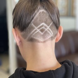 Lee's Barber Shop - Neck design