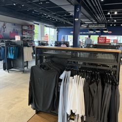 SKECHERS Warehouse Outlet