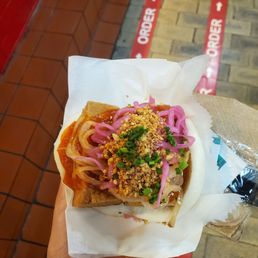 Kung pao tofu bun Kung pao tofu bun
