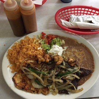El Chaparro - El Plato Mixto. - Mexican Near Me - Lincoln, Nebraska El Chaparro - El Plato Mixto. - Mexican Near Me - Lincoln, Nebraska
