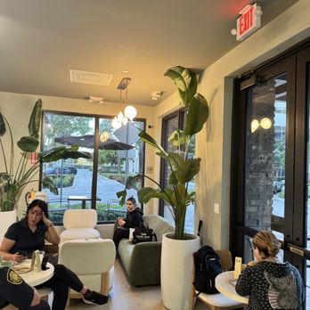 Olenka Peruvian Bistro - Bakeries Near Me - Weston, Florida