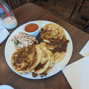 La Esquina Salvadoreña - Mixed papusas. Chicken and pork. - Salvadoran Near Me - New Rochelle, New York La Esquina Salvadoreña - Mixed papusas. Chicken and pork. - Salvadoran Near Me - New Rochelle, New York