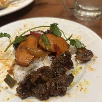 Lele's Restaurant - Sizzling eggplant over white rice - Vietnamese Near Me - Gig Harbor, Washington