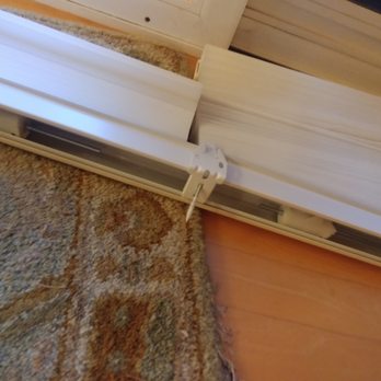 3 Day Blinds - Screws pulled right out of the wall. No anchor screw base was used. - Shades & Blinds Near Me 3 Day Blinds - Screws pulled right out of the wall. No anchor screw base was used. - Shades & Blinds Near Me