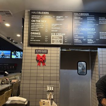 Dog Haus Biergarten - Menú - Burgers Near Me - Belmont, California