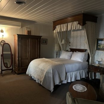 Brinnwood Bed & Breakfast - Honeymoon suite! - Bed & Breakfast Near Me - Sutter Creek, California Brinnwood Bed & Breakfast - Honeymoon suite! - Bed & Breakfast Near Me - Sutter Creek, California