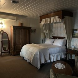 Brinnwood Bed & Breakfast - Honeymoon suite!
