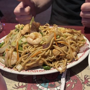 Pagoda Restaurant - House lo mein - Chinese Near Me - North Pole, Alaska Pagoda Restaurant - House lo mein - Chinese Near Me - North Pole, Alaska