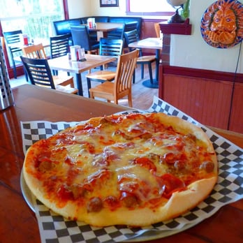 Van Go's Pizza - Pizza Near Me - Friday Harbor, Washington