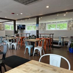 Blondie's Barbecue - Dining area