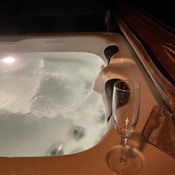 Carson Hotspring Golf and Spa Resort - Hot tub on private balcony - Day Spas Near Me - Carson, Washington