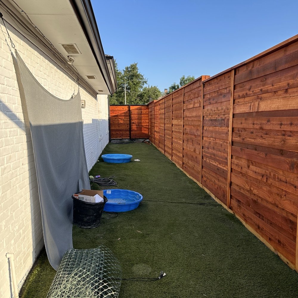 Side/dog run Side/dog run