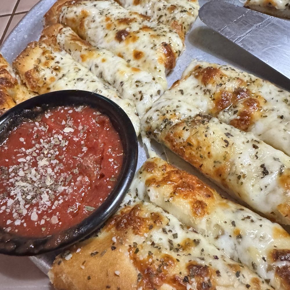 Tommy's Famous A Pizzeria - Dip sticks - Pizza Near Me - Mountain View, Arkansas