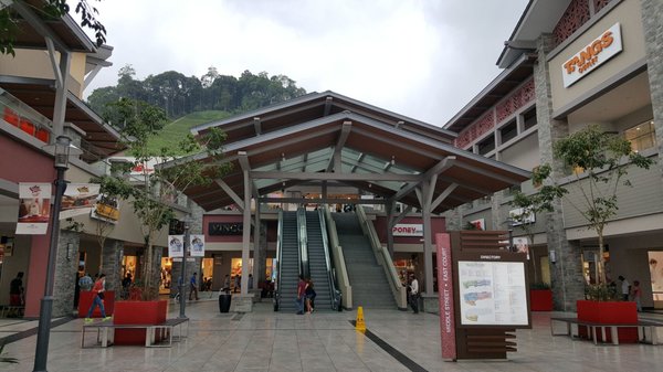 Genting Highlands Premium Outlets by null