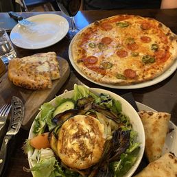 Diablo's, Mediterranean salad and garlic bread with mozzarella Diablo's, Mediterranean salad and garlic bread with mozzarella
