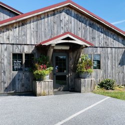 Grandview Vineyard - Tasting Room Entrance