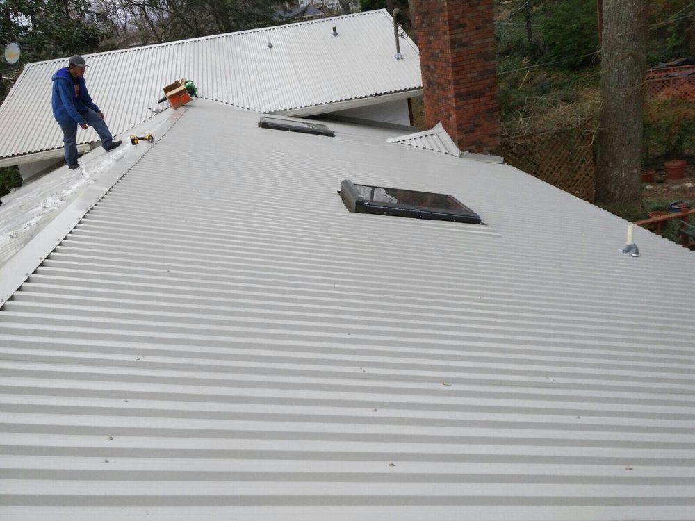 Slide of Amigo Roofing