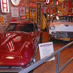 Karlocks Kars and Pop Culture Museum