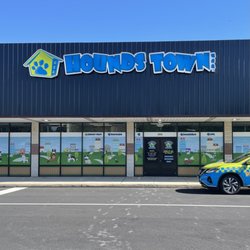 Speedpro - West Chester - Hounds Town Window Graphics Installation