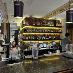 Tasty Pot - Bar area
