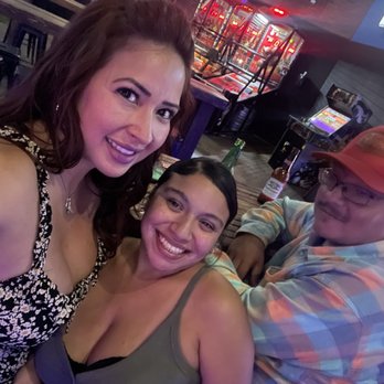Slackers Bar - Sports Bars Near Me - San Antonio, Texas